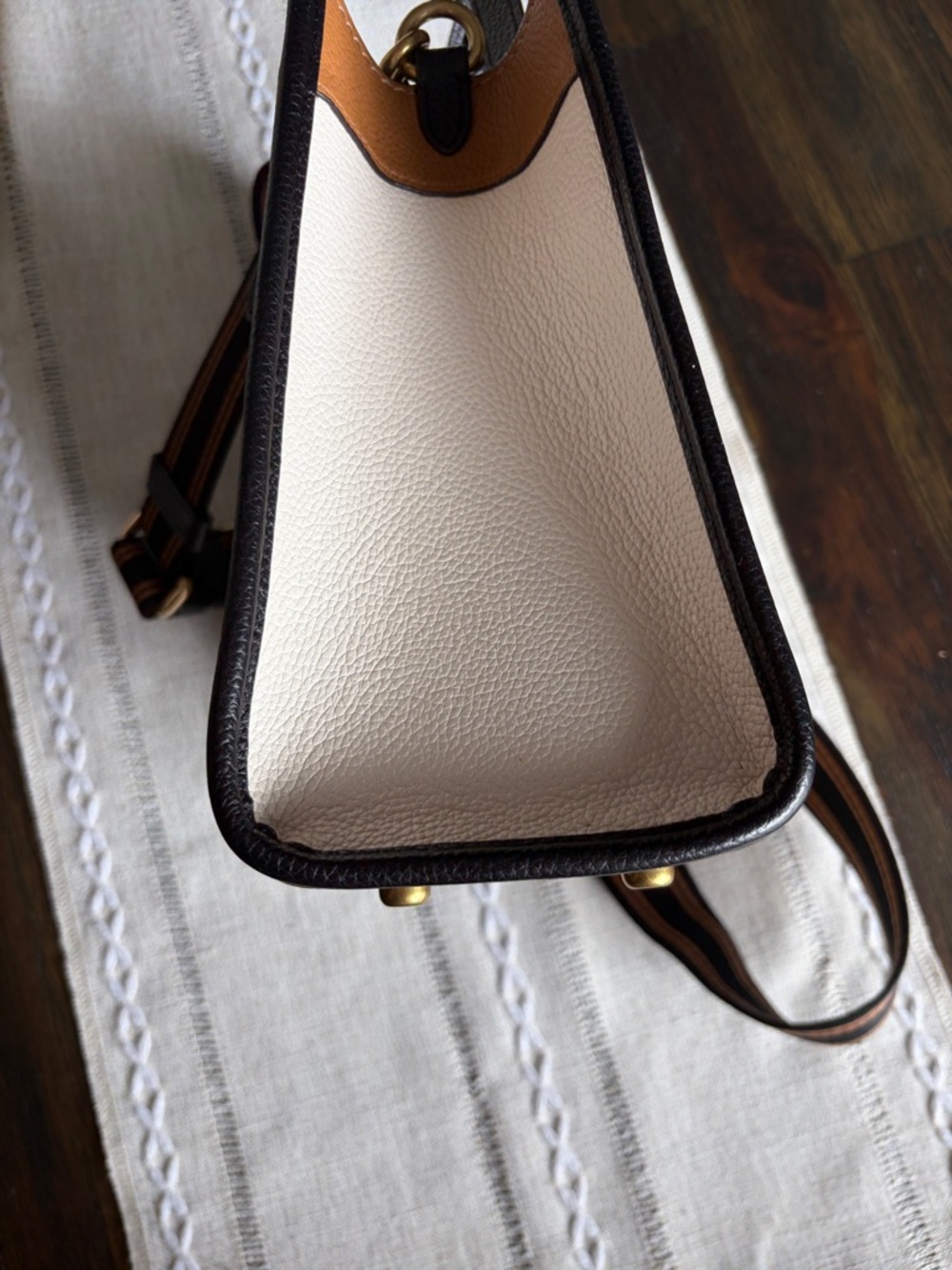 Coach Field Tote 22 Pebble Leather  💕Coach Collection💕 - Picture 9 of 14